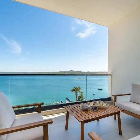 Flores Villa *
